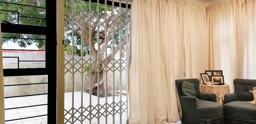 3 Bedroom Property for Sale in Sandbaai Western Cape